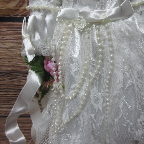 UniQue Porcelain Doll Collection Bride 16"  - Rosalie #16304C - Picture 4 of 9